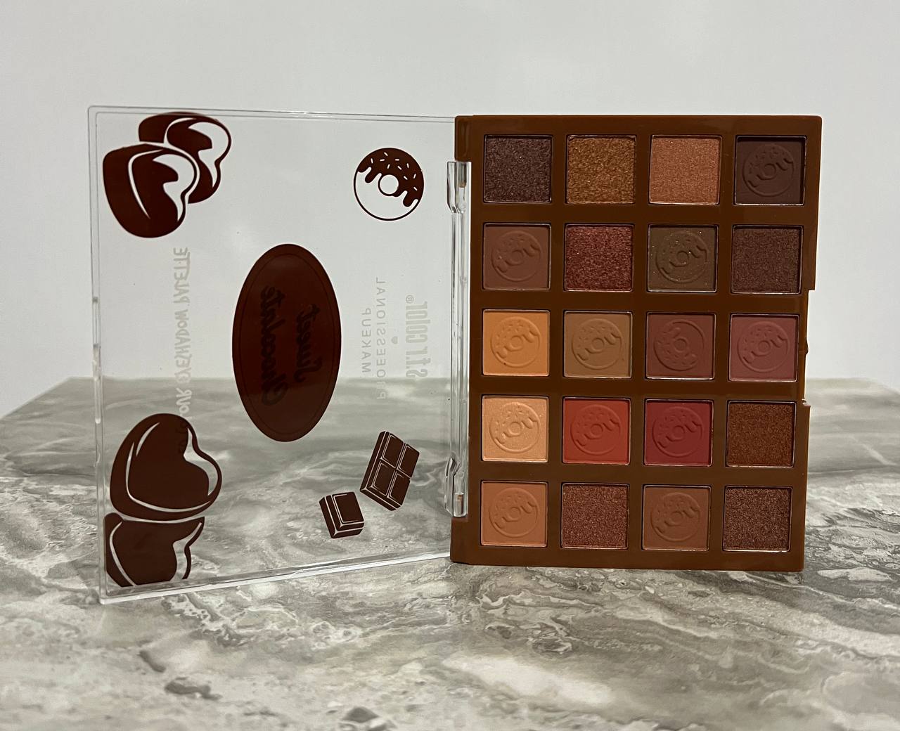 پالت سایه شکلاتی ودونات